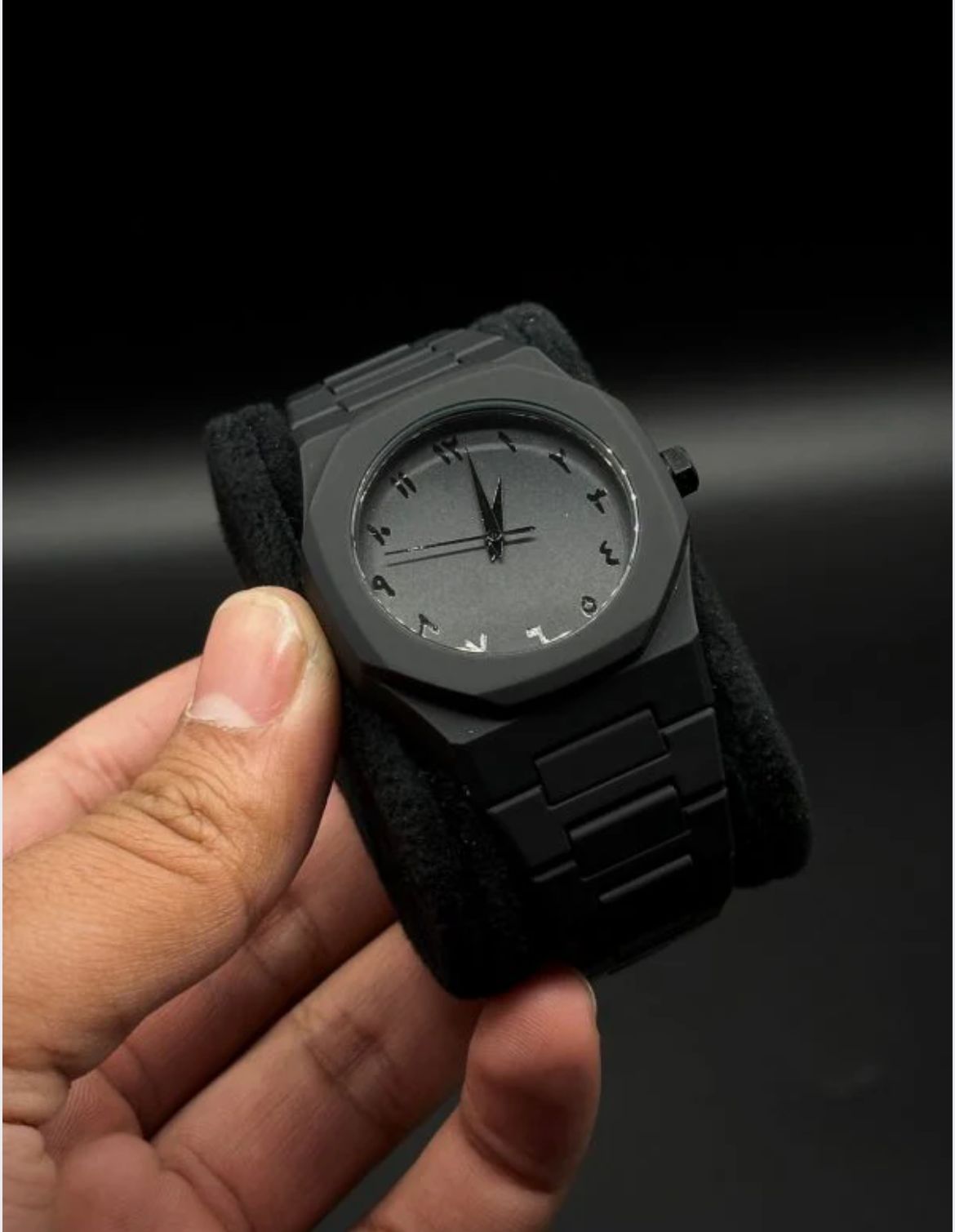 Black AURA Watch – Lightweight Premium Design - Stylish Wrist Watch For Men